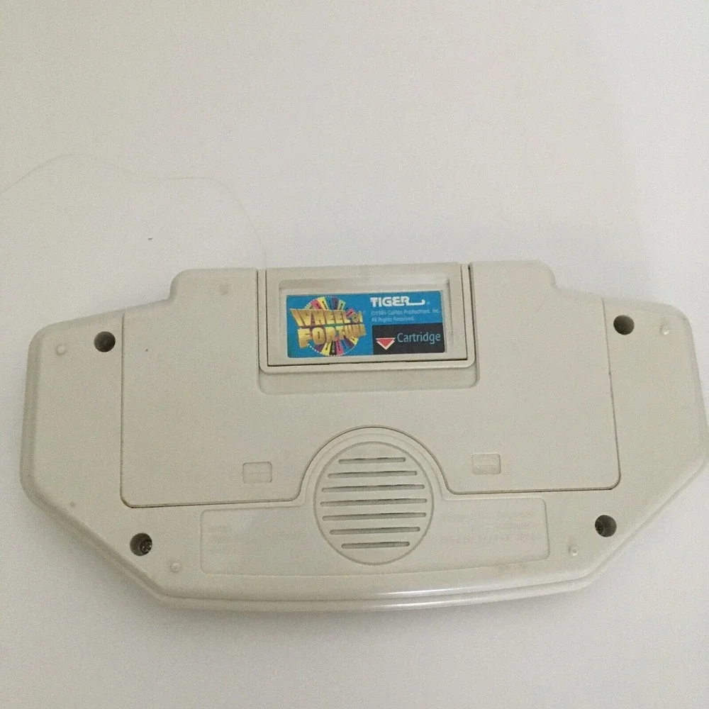 tiger electronics wheel of fortune with 1game No Batteries included